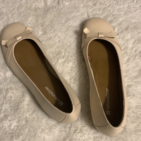 Naturalizer Bow Tie Flats - Picture 3 of 6